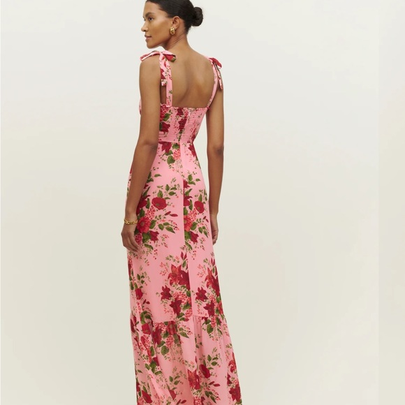 Worn once before Reformation dress that is currently out of stock in size 6 - Picture 3 of 5